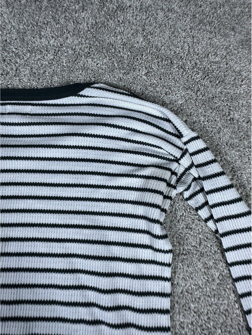 Lou & Grey Women’s Shirt Size Small Short Sleeve Gray and White - Picture 9 of 12